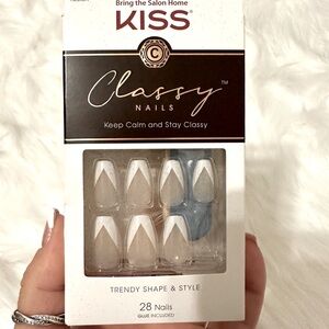 NIB KISS Coffin Shaped Glue On Nails